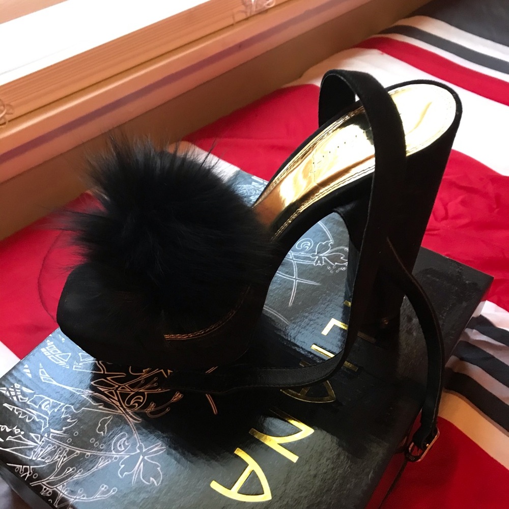 Black classy shoe - Picture 1 of 1